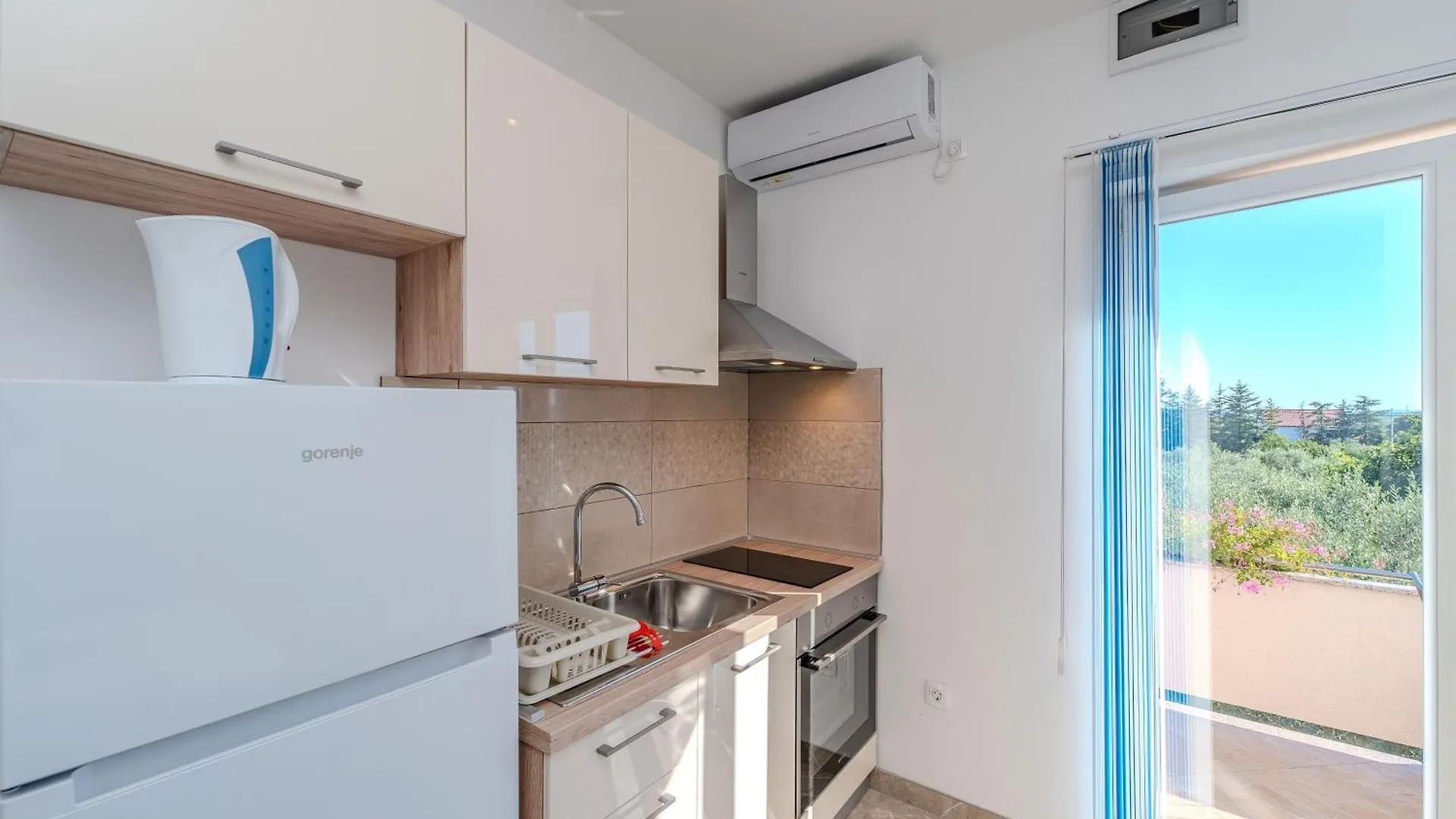 Emila'S Apartments 宁 0*,  克罗地亚